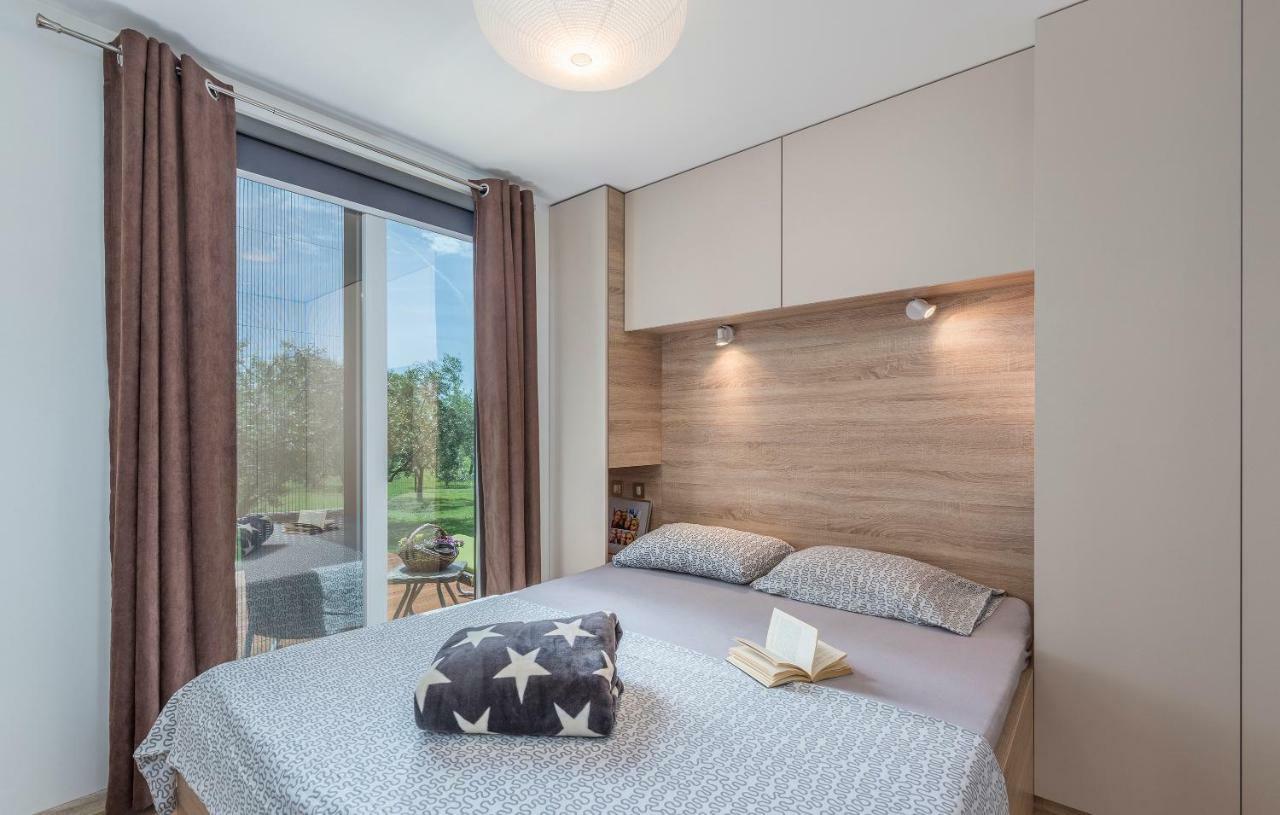 Beach House Ive With Jacuzzi, Pool, Playground And Bbq In An Olive Grove With A Beach, Pomer - Istria Екстер'єр фото